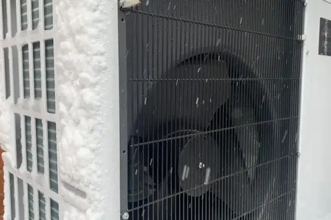 Conduites d'un réseau de chauffage à distance au bois